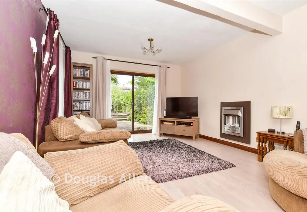 Lounge - Harold Gardens, Wickford, Essex - Wards of Kent