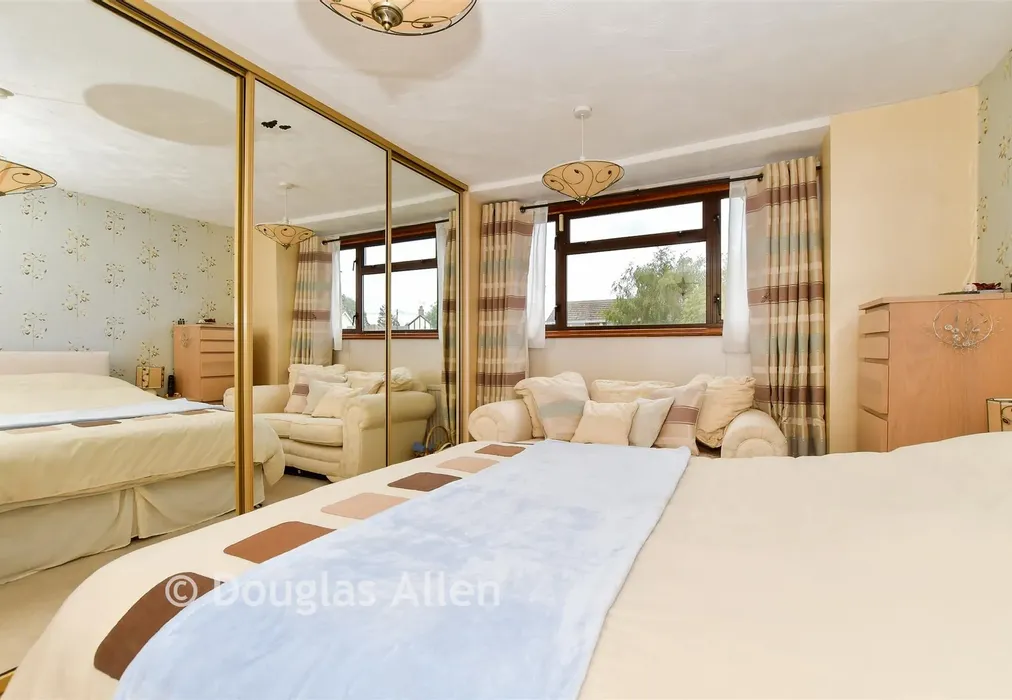 Bedroom 1 - Harold Gardens, Wickford, Essex - Wards of Kent