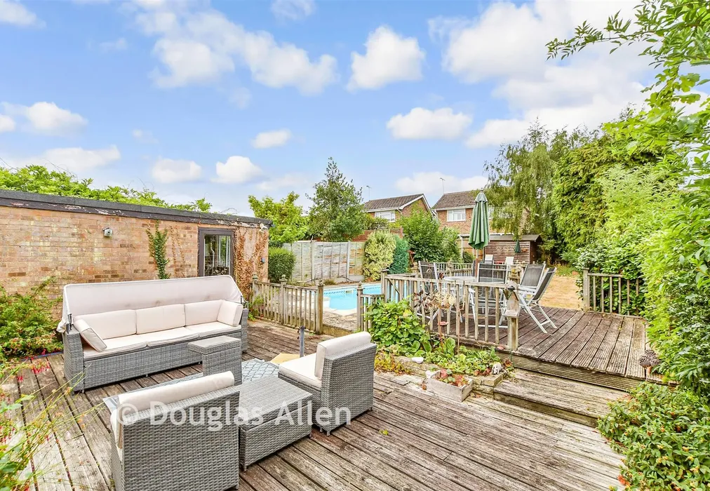 Rear Garden - Harold Gardens, Wickford, Essex - Wards of Kent