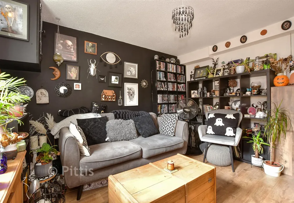 Lounge - Spring Gardens, Shanklin, Isle of Wight - Wards of Kent