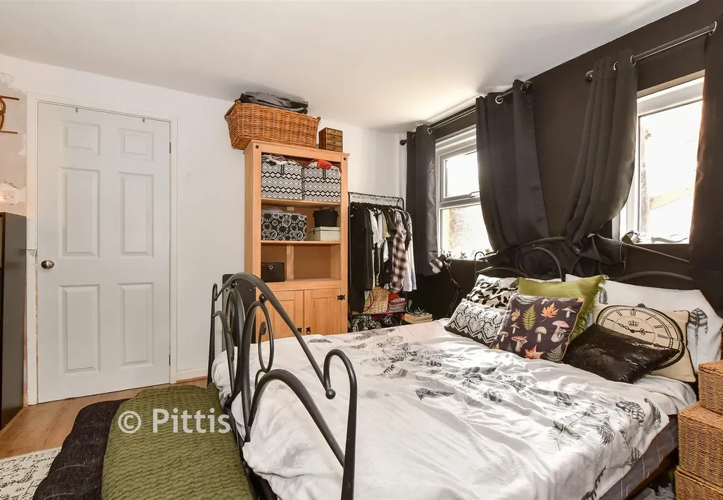 Bedroom - Spring Gardens, Shanklin, Isle of Wight - Wards of Kent