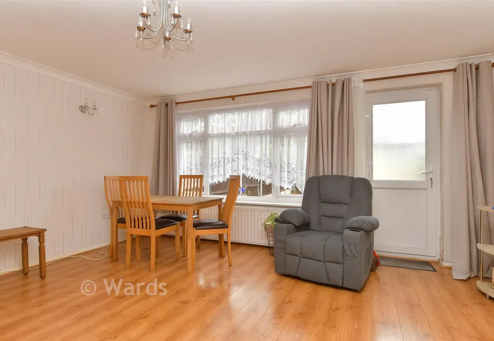 Lounge - Turnbull Close, Greenhithe, Kent - Wards of Kent