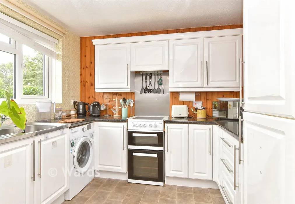 Kitchen - Turnbull Close, Greenhithe, Kent - Wards of Kent