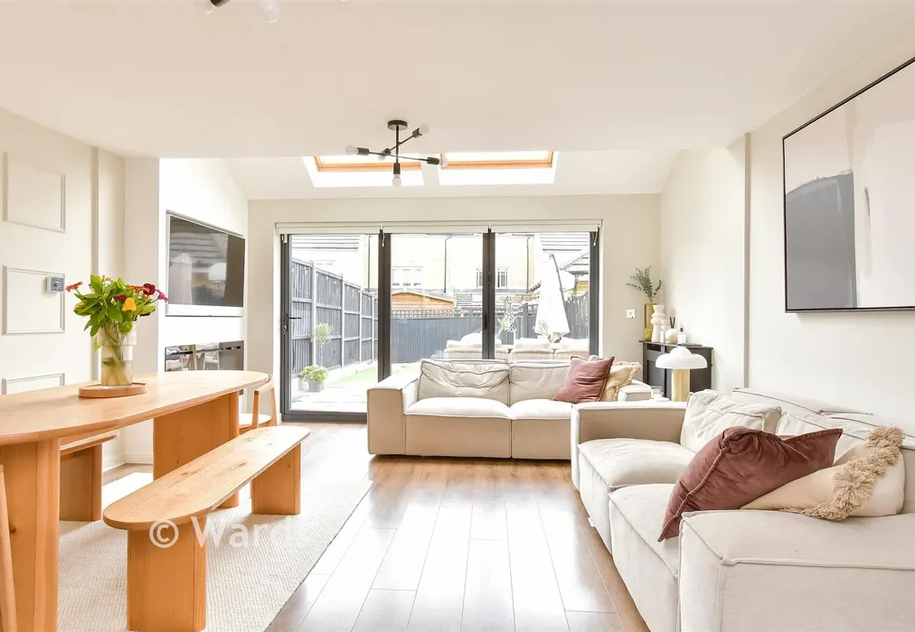 Lounge/Dining Area - Chapel Drive, Dartford, Kent - Wards of Kent