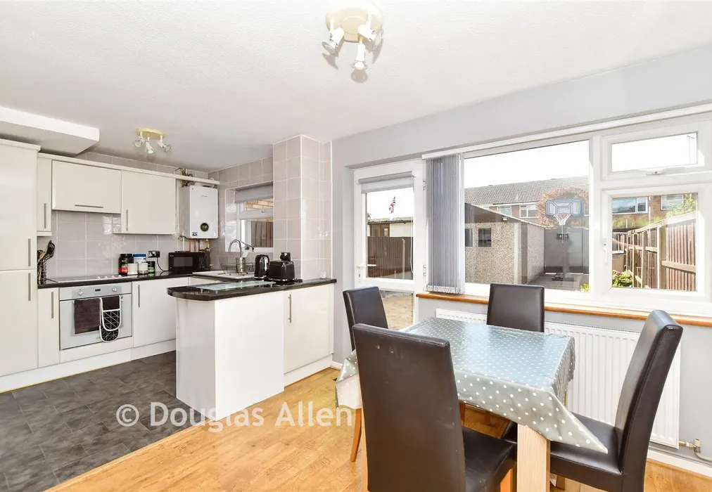 Kitchen/Diner - Hawkinge Way, Hornchurch, Essex - Wards of Kent