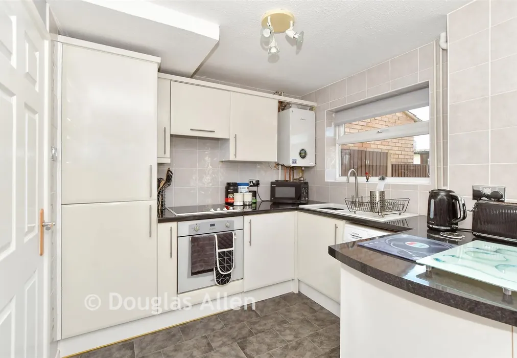 Kitchen/Diner - Hawkinge Way, Hornchurch, Essex - Wards of Kent