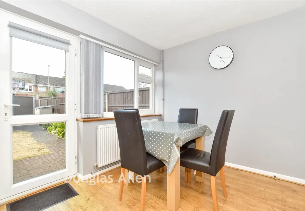 Kitchen/Diner - Hawkinge Way, Hornchurch, Essex - Wards of Kent