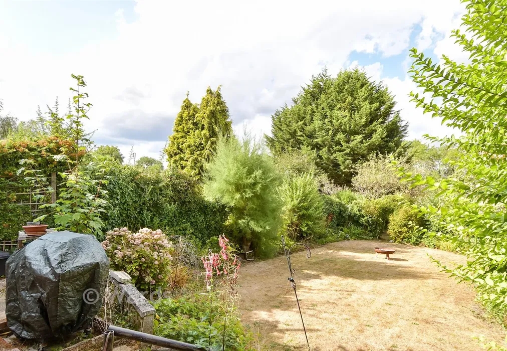 Rear Garden - Nursery Road, Meopham, Gravesend, Kent - Wards of Kent