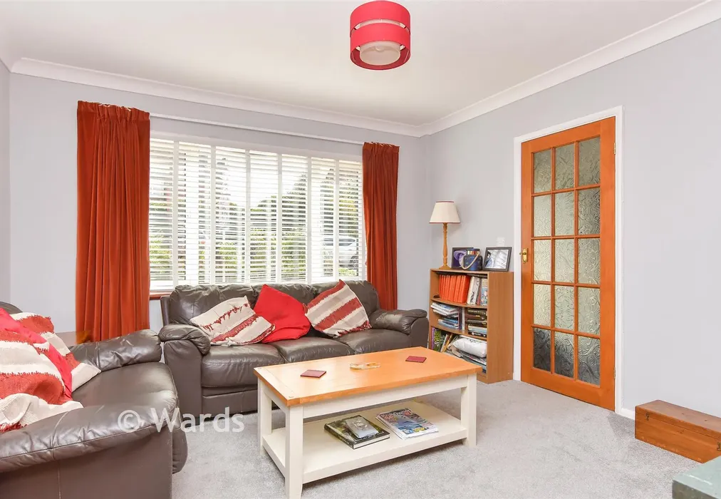 Lounge - Nursery Road, Meopham, Gravesend, Kent - Wards of Kent