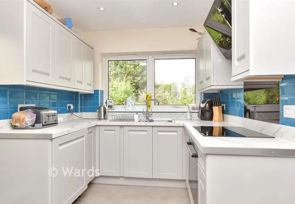 Kitchen - Nursery Road, Meopham, Gravesend, Kent - Wards of Kent