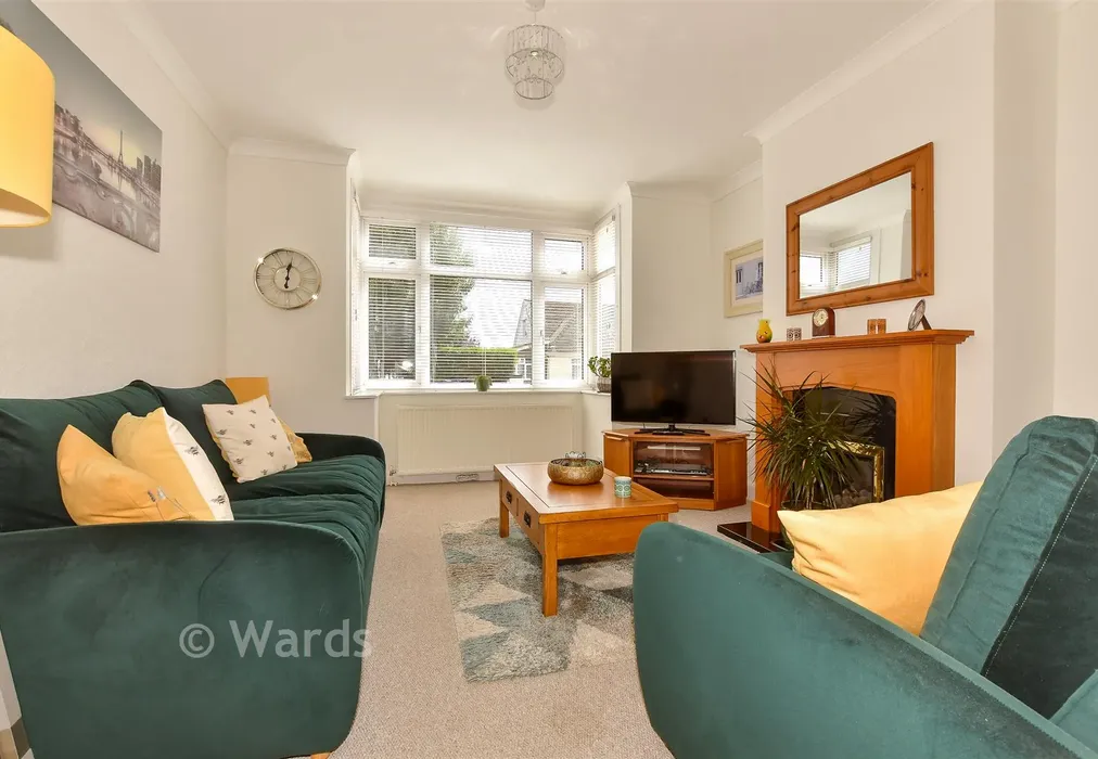 Living Room - St. Swithin's Road, Whitstable, Kent - Wards of Kent