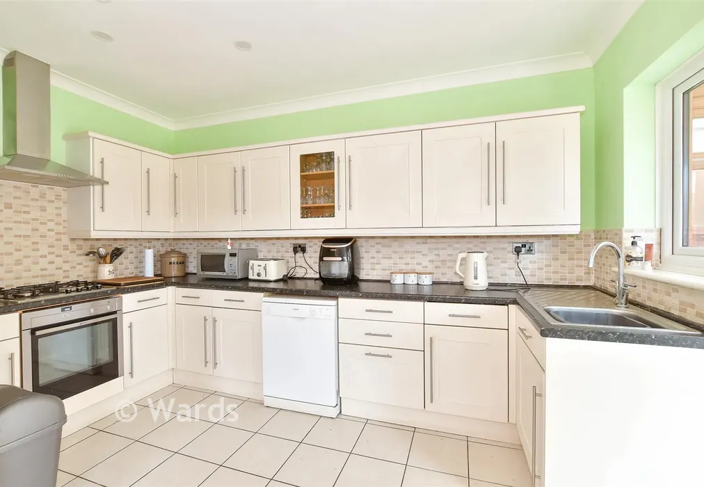 Kitchen - St. Swithin's Road, Whitstable, Kent - Wards of Kent