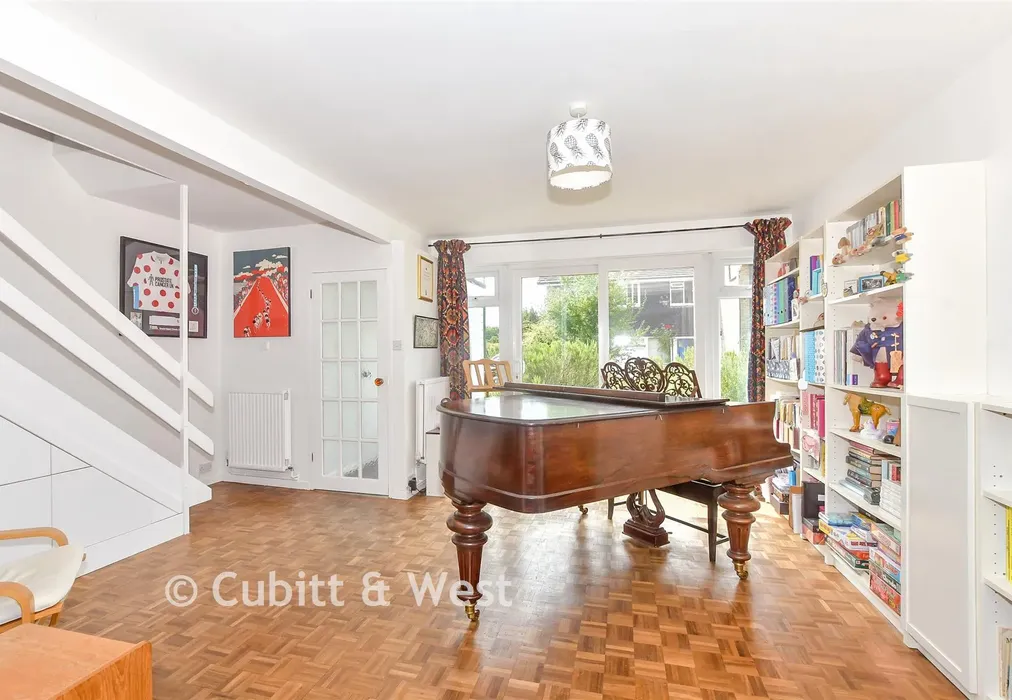 Sitting Room - Grove Park, Chichester, West Sussex - Wards of Kent