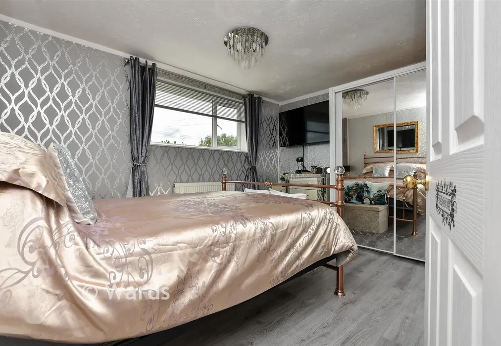 Bedroom 1 - St. George's Crescent, Dover, Kent - Wards of Kent