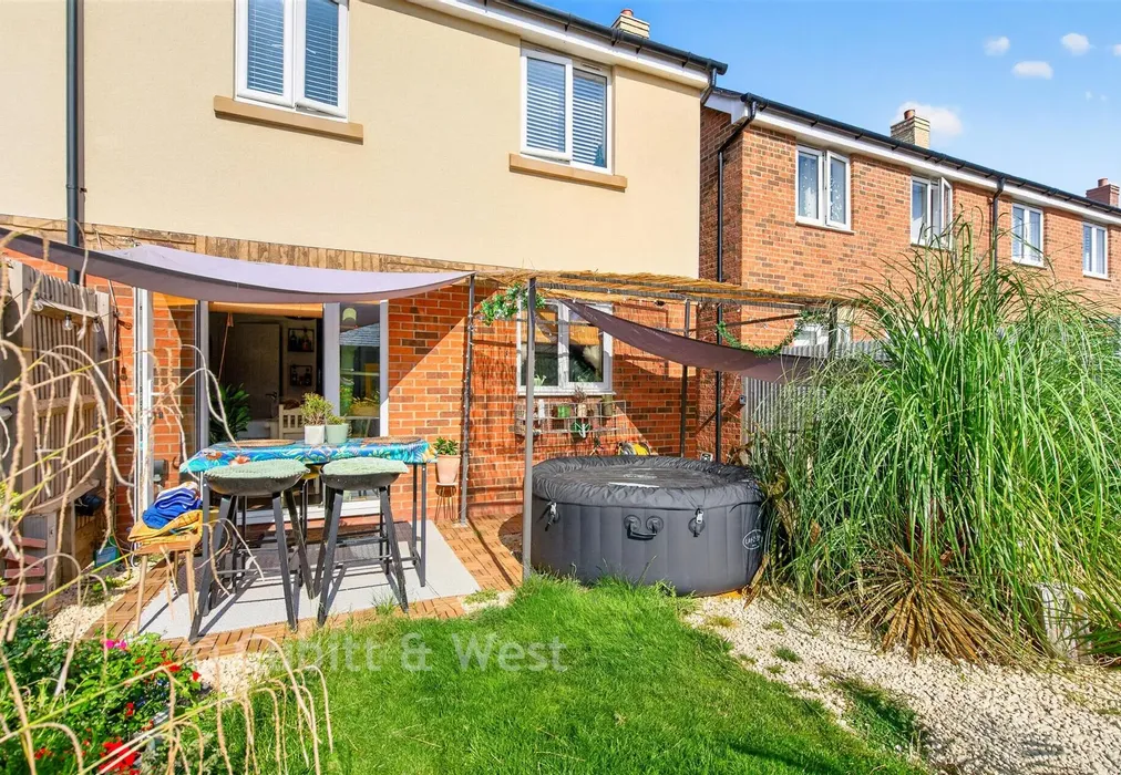 Rear Garden - Munday Road, Selsey, West Sussex - Wards of Kent