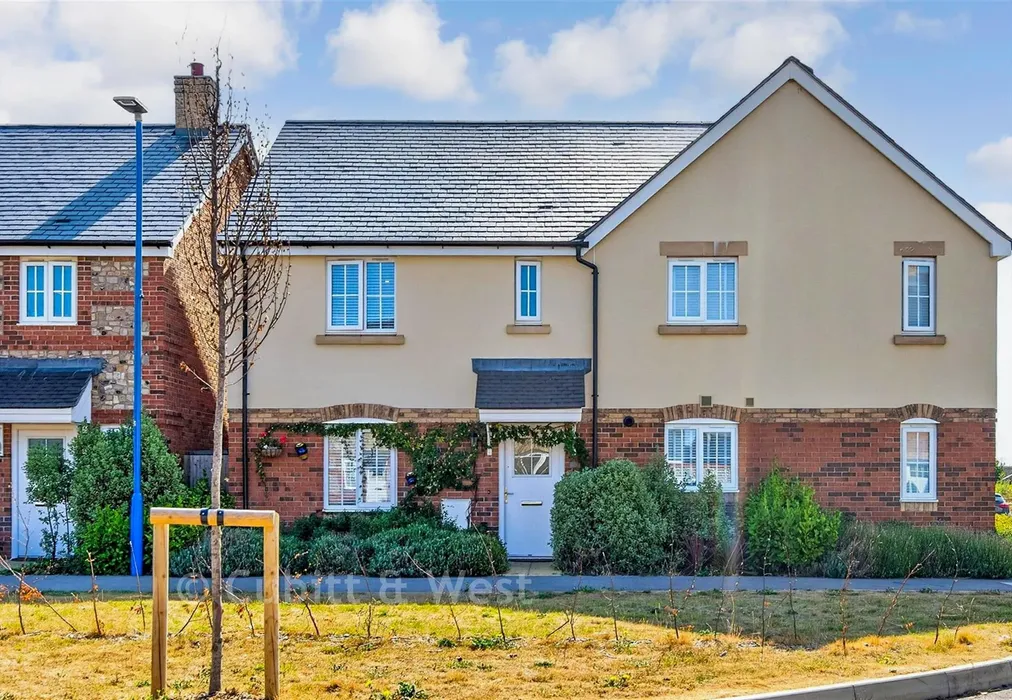 External  front - Munday Road, Selsey, West Sussex - Wards of Kent
