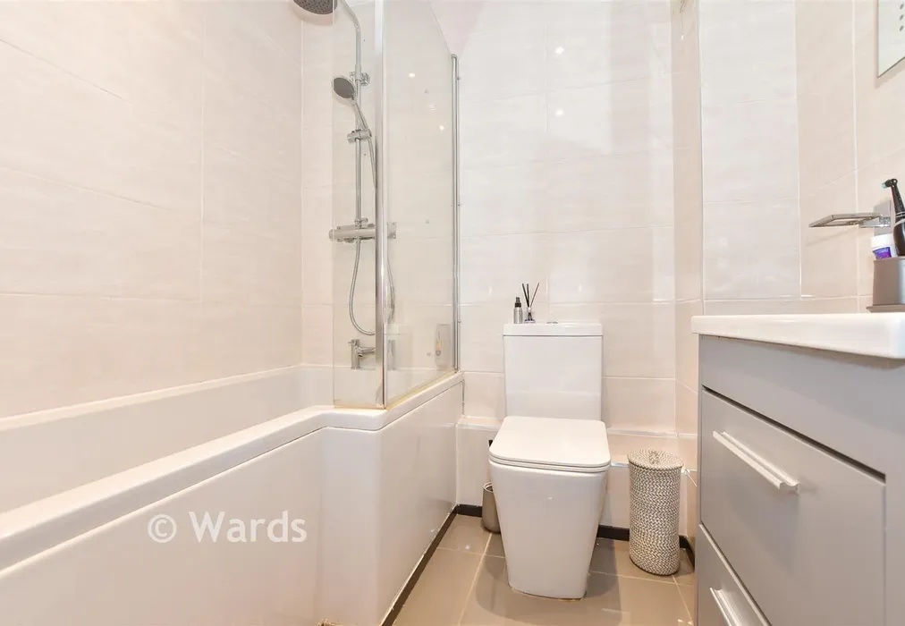 Bathroom - Folkestone Road, Dover, Kent - Wards of Kent