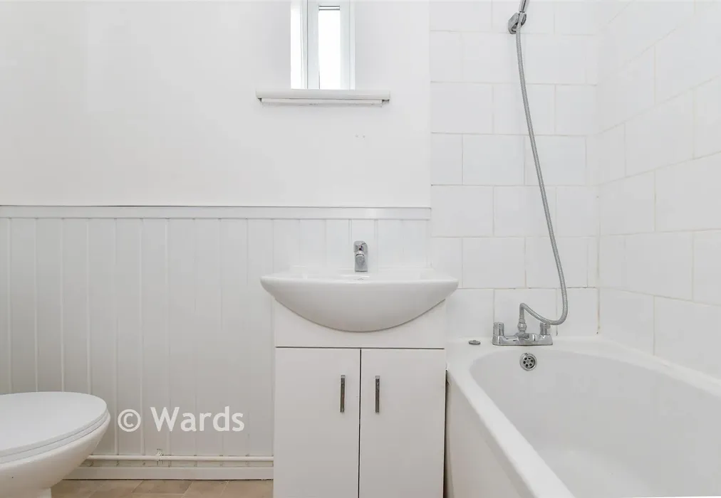 Bathroom - Mary Road, Deal, Kent - Wards of Kent