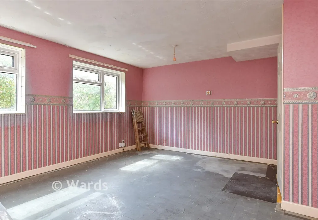 Lounge - Shipwrights Avenue, Chatham, Kent - Wards of Kent