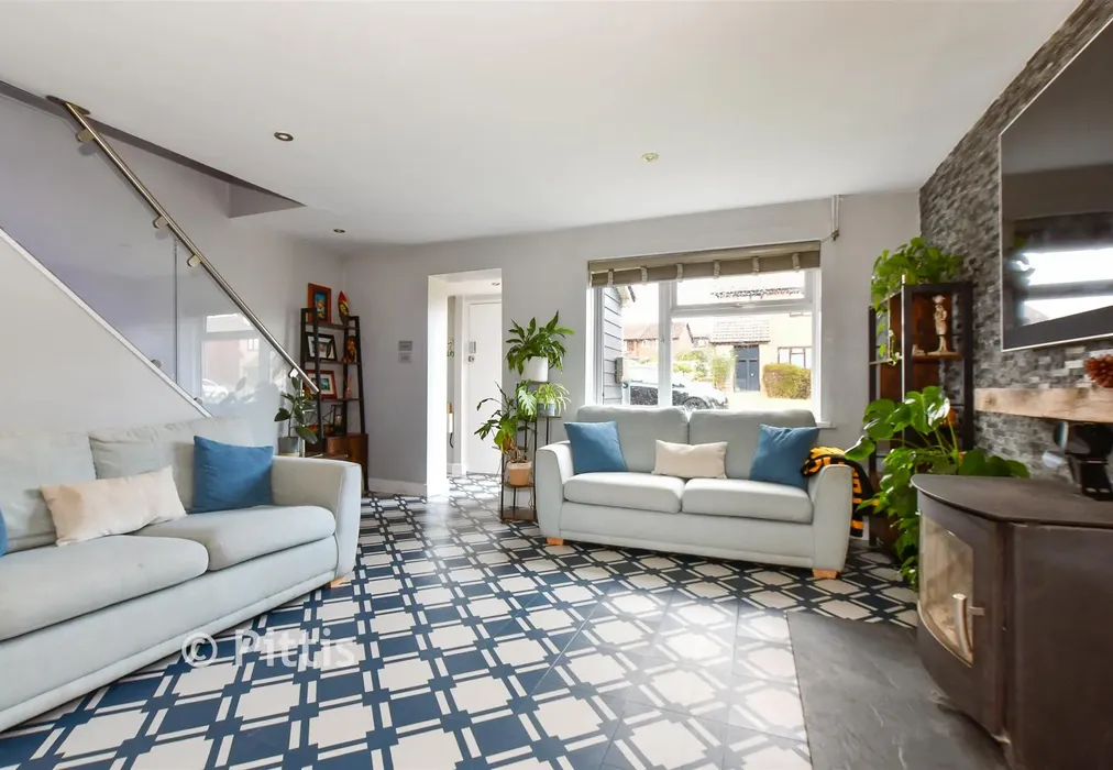 Lounge - The Willows, Newport, Isle of Wight - Wards of Kent
