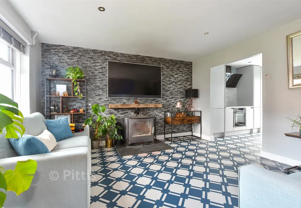 Lounge - The Willows, Newport, Isle of Wight - Wards of Kent