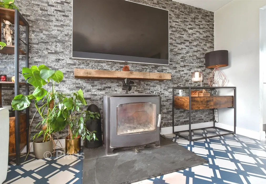 Internal Feature - The Willows, Newport, Isle of Wight - Wards of Kent