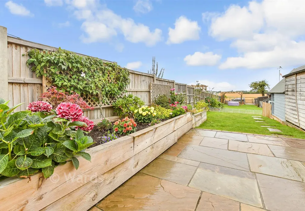 External Lifestyle Photograph - Sandwich Road, Sandwich, Kent - Wards of Kent