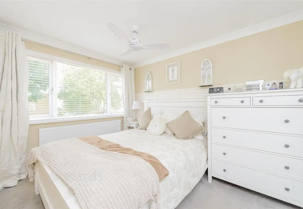 Bedroom 1 - Thorpe Walk, Parkwood, Gillingham, Kent - Wards of Kent