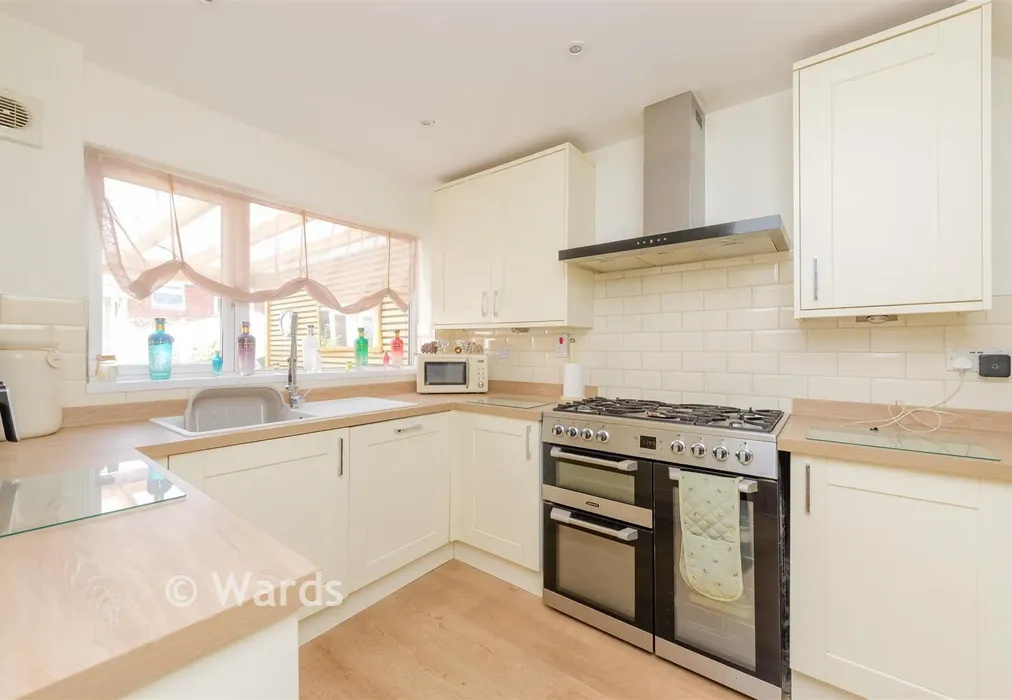 Kitchen - Thorpe Walk, Parkwood, Gillingham, Kent - Wards of Kent