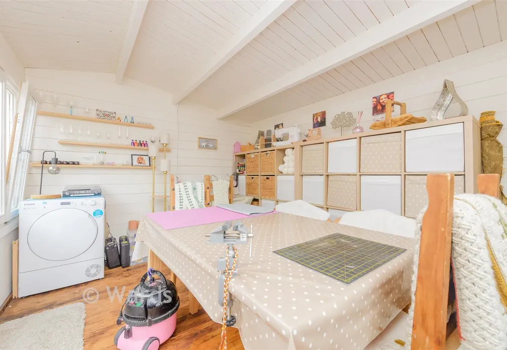 Cabin Room - Thorpe Walk, Parkwood, Gillingham, Kent - Wards of Kent