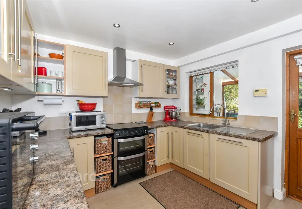 Kitchen - Norman Rise, Cranbrook, Kent - Wards of Kent