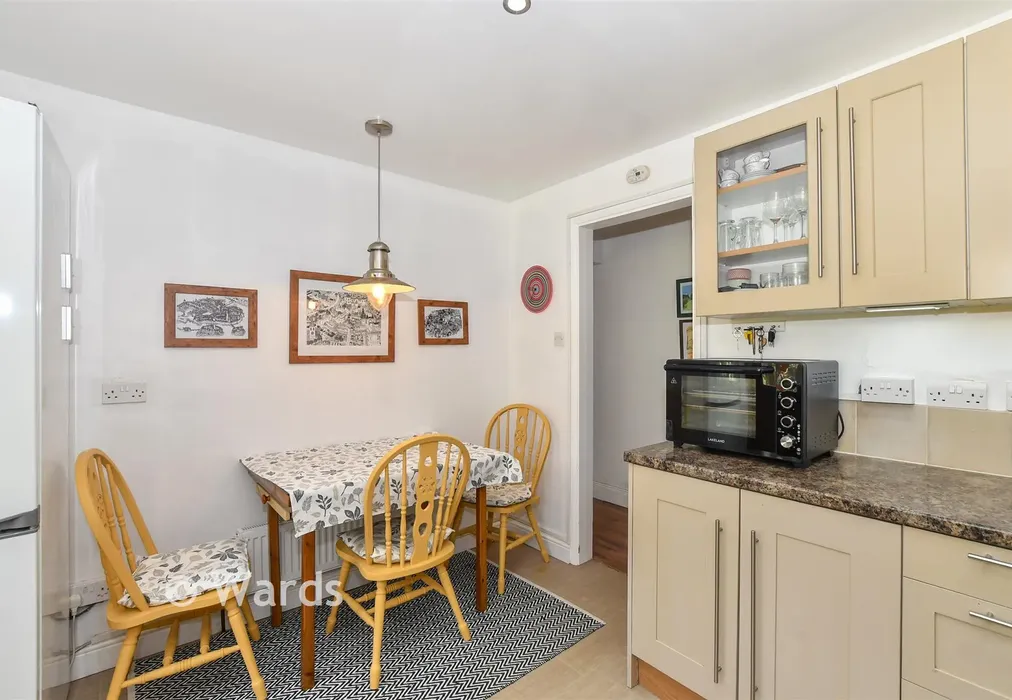 Kitchen - Norman Rise, Cranbrook, Kent - Wards of Kent