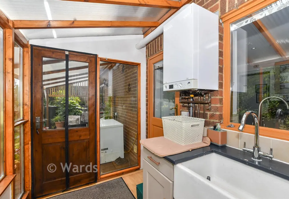 Sun Room - Norman Rise, Cranbrook, Kent - Wards of Kent
