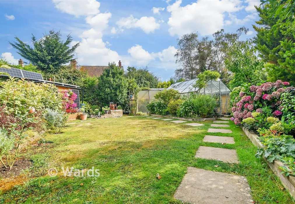 Rear Garden - Norman Rise, Cranbrook, Kent - Wards of Kent