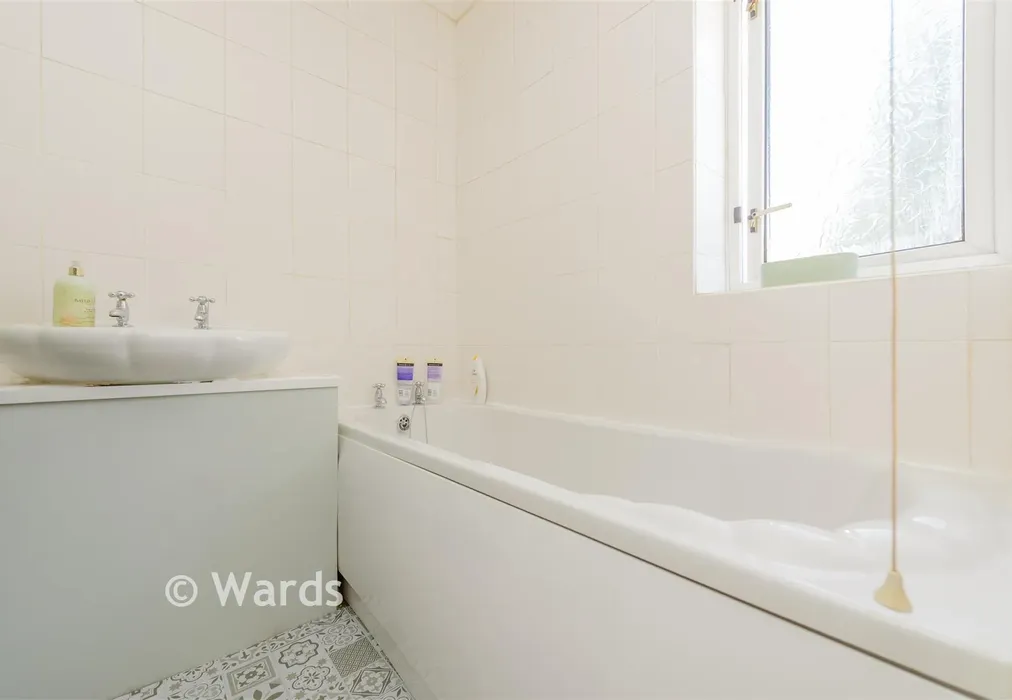 Bathroom - Elham Close, Twydall, Gillingham, Kent - Wards of Kent