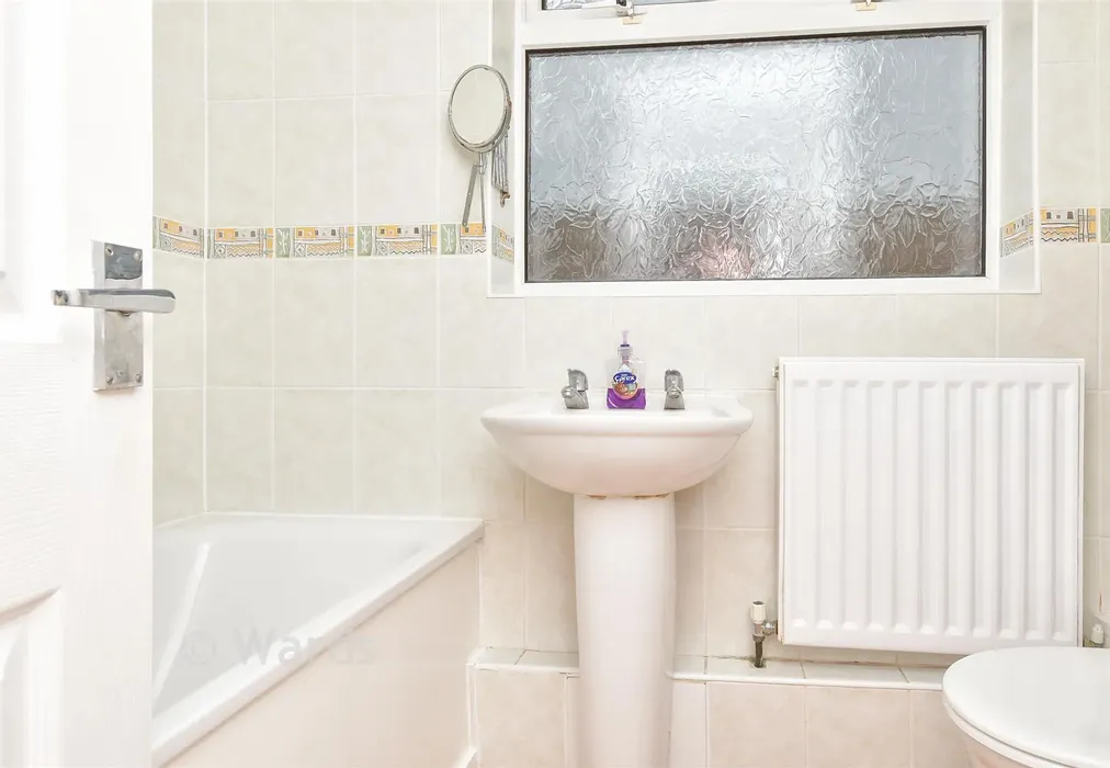 Bathroom - Killick Road, Hoo, Rochester, Kent - Wards of Kent