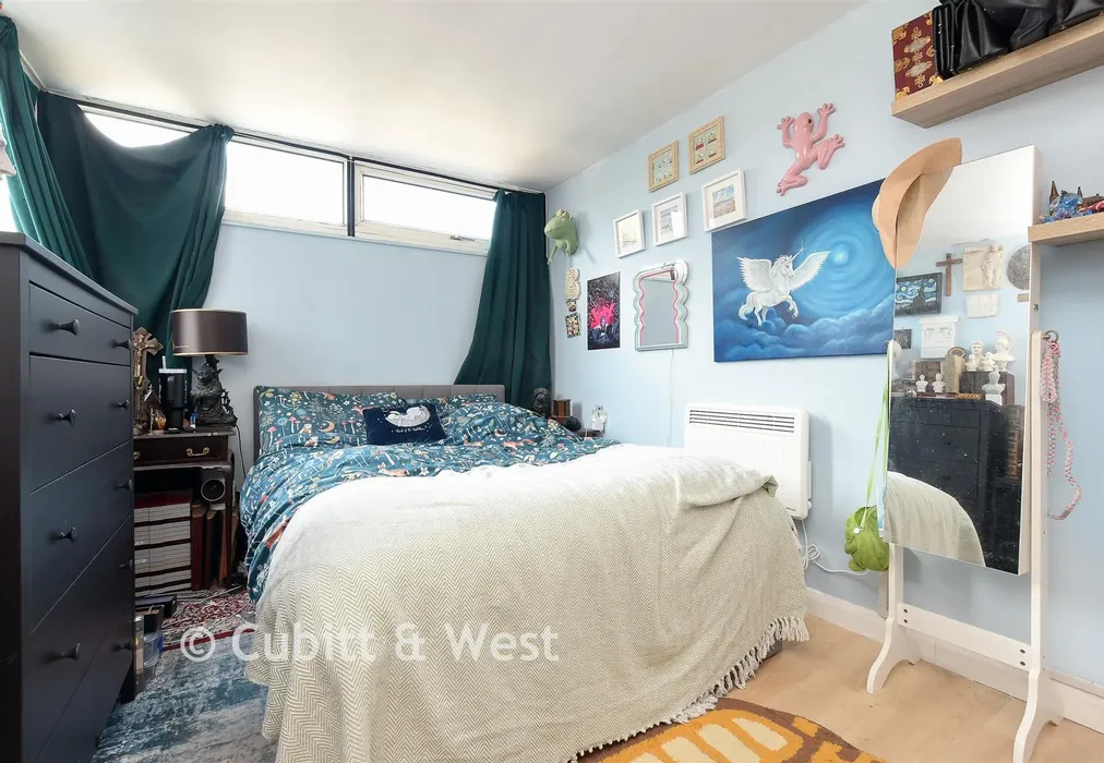 Bedroom - Sylvan Road, London - Wards of Kent