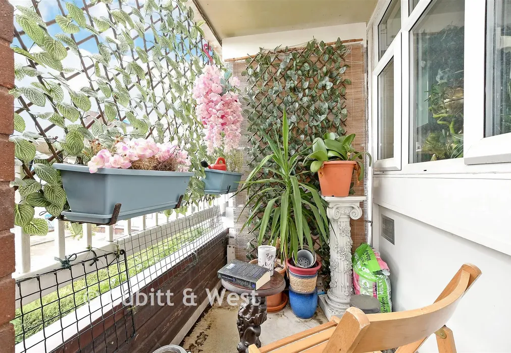 Balcony / Terrace - Sylvan Road, London - Wards of Kent
