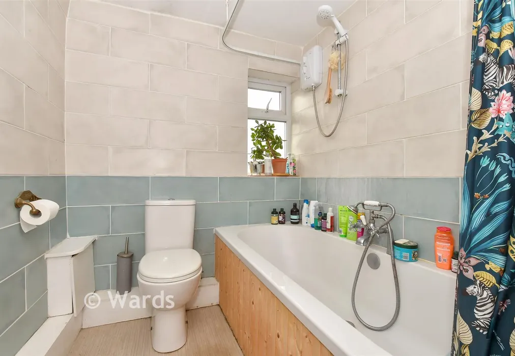 Bathroom - School Lane, Blean, Canterbury, Kent - Wards of Kent
