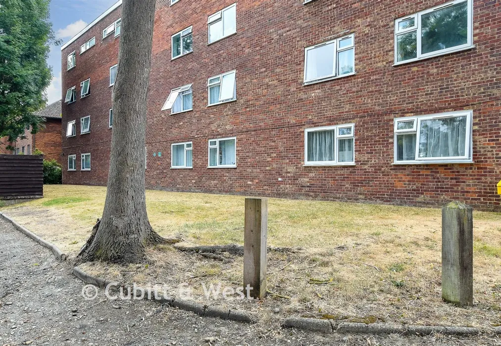 Communal Gardens - Ross Road, Wallington, Surrey - Wards of Kent