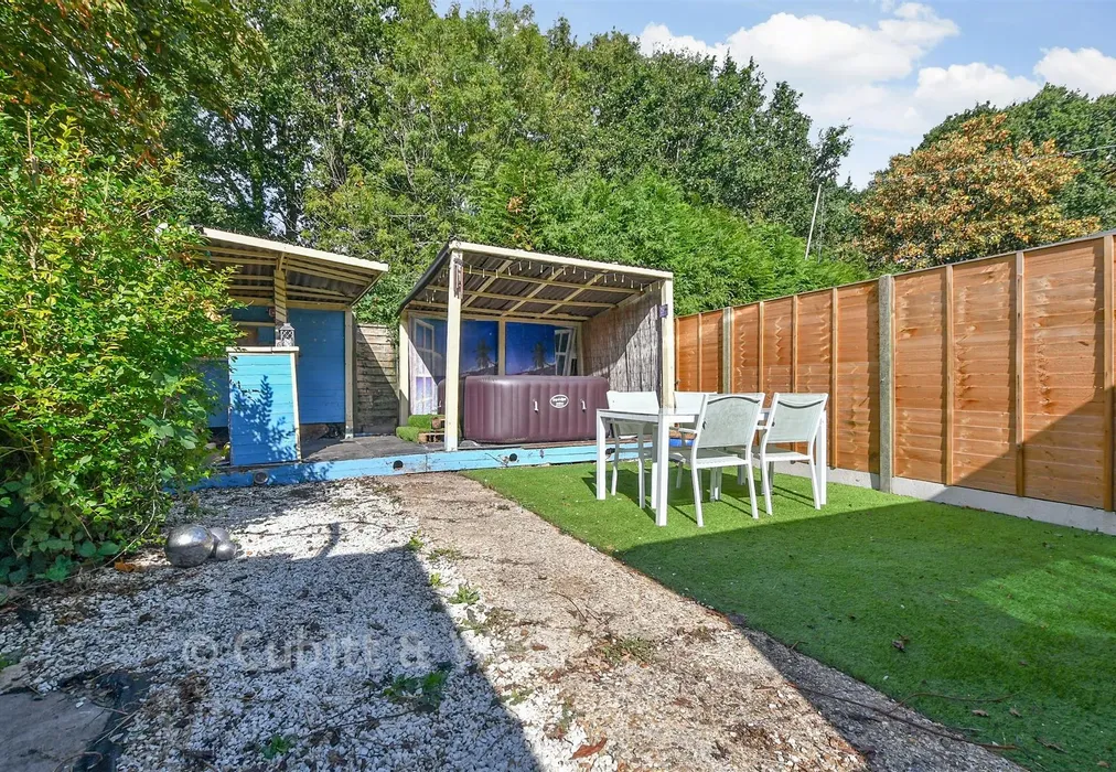 Rear Garden - Stockheath Way, Leigh Park, Hampshire - Wards of Kent