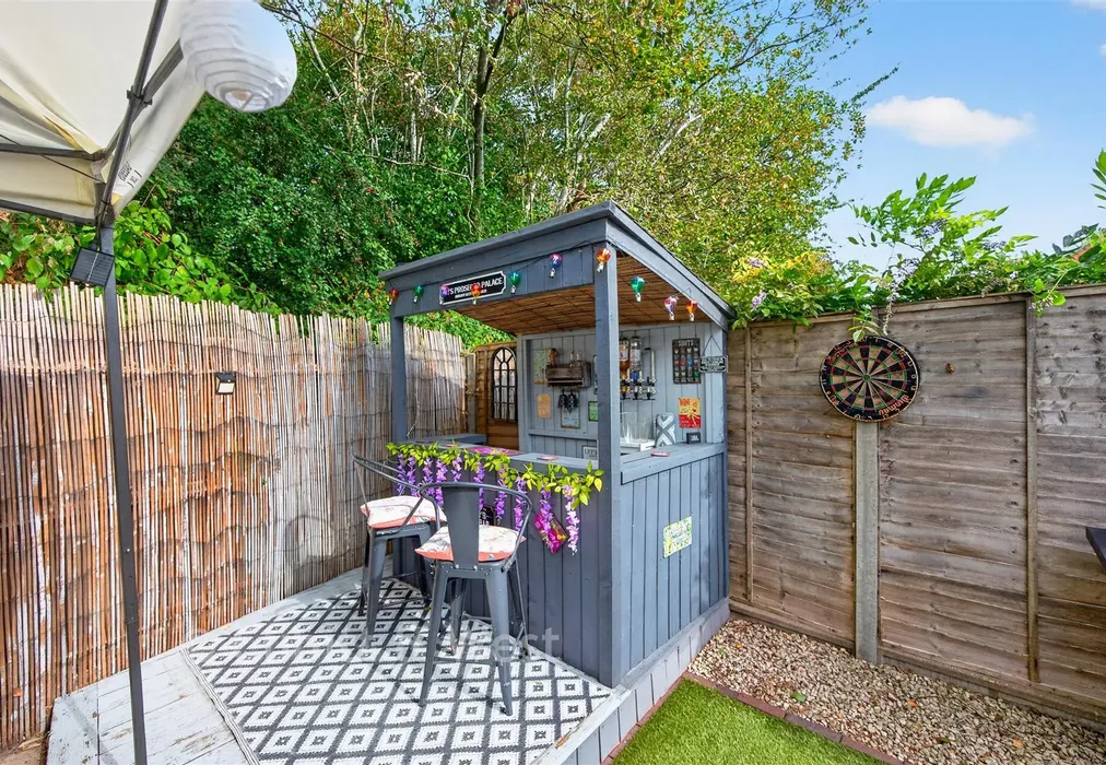 Rear Garden - Azalea Close, Havant, Hampshire - Wards of Kent