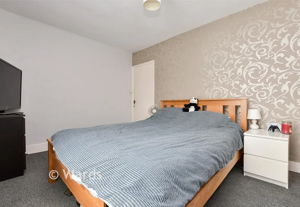 Bedroom 1 - Magdala Road, St. Peters, Broadstairs, Kent - Wards of Kent