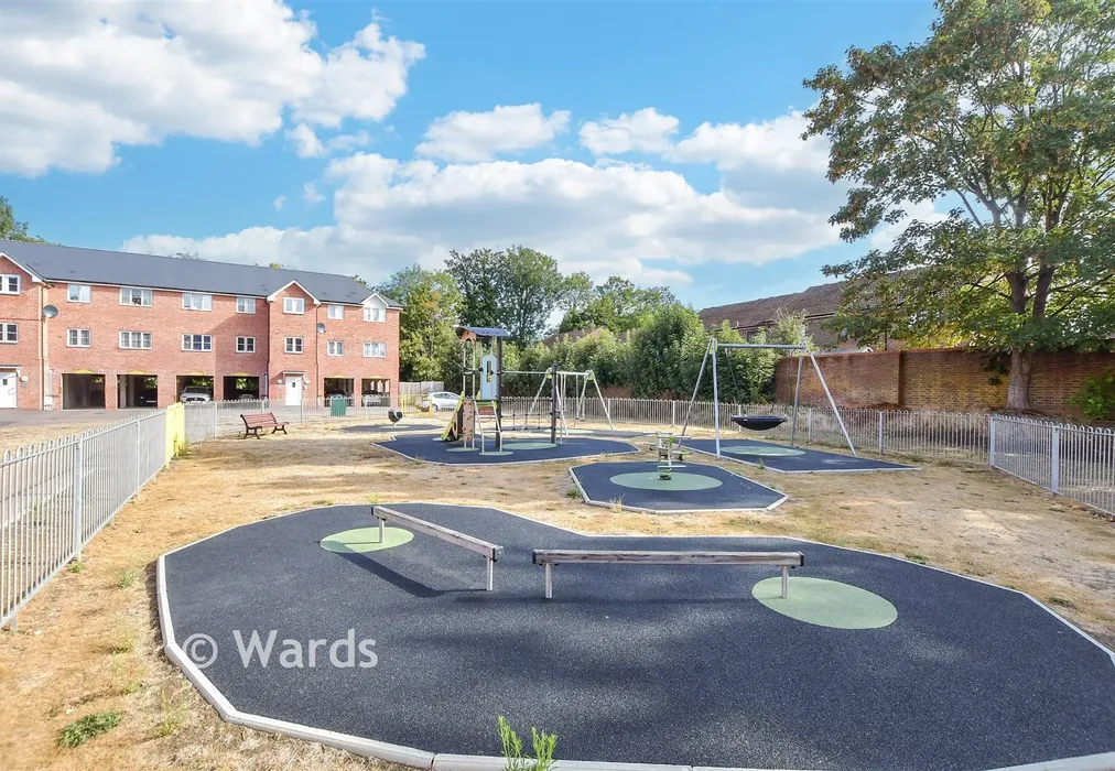 Surrounding Area - Hengist Drive, Aylesford, Kent - Wards of Kent