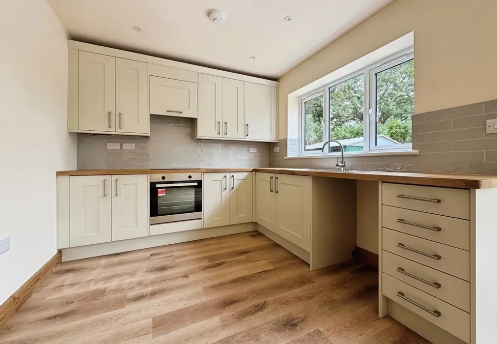 Beau kitchen use - Beaufort Avenue Ramsgate CT12 - Wards of Kent