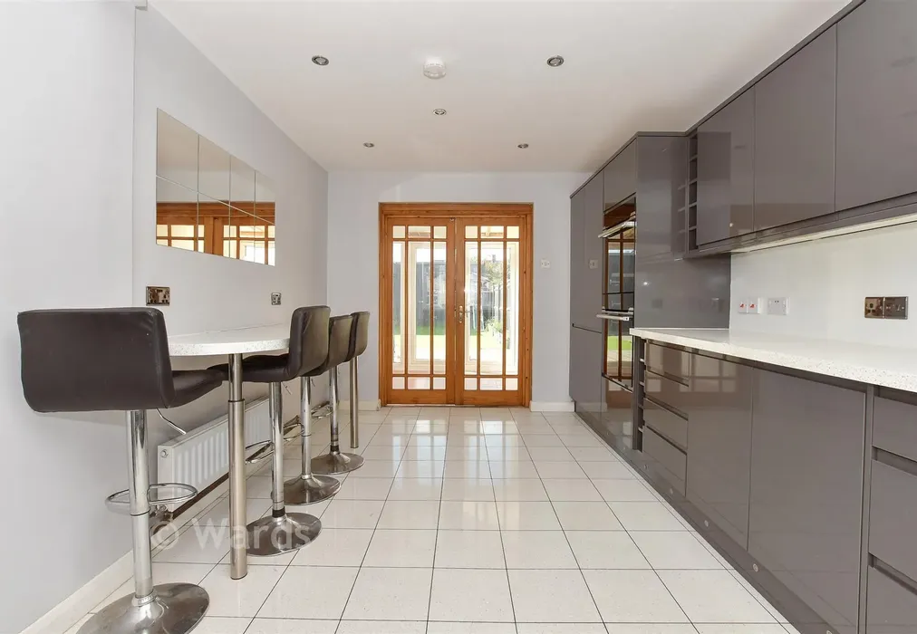Kitchen - Canute Road, Deal, Kent - Wards of Kent