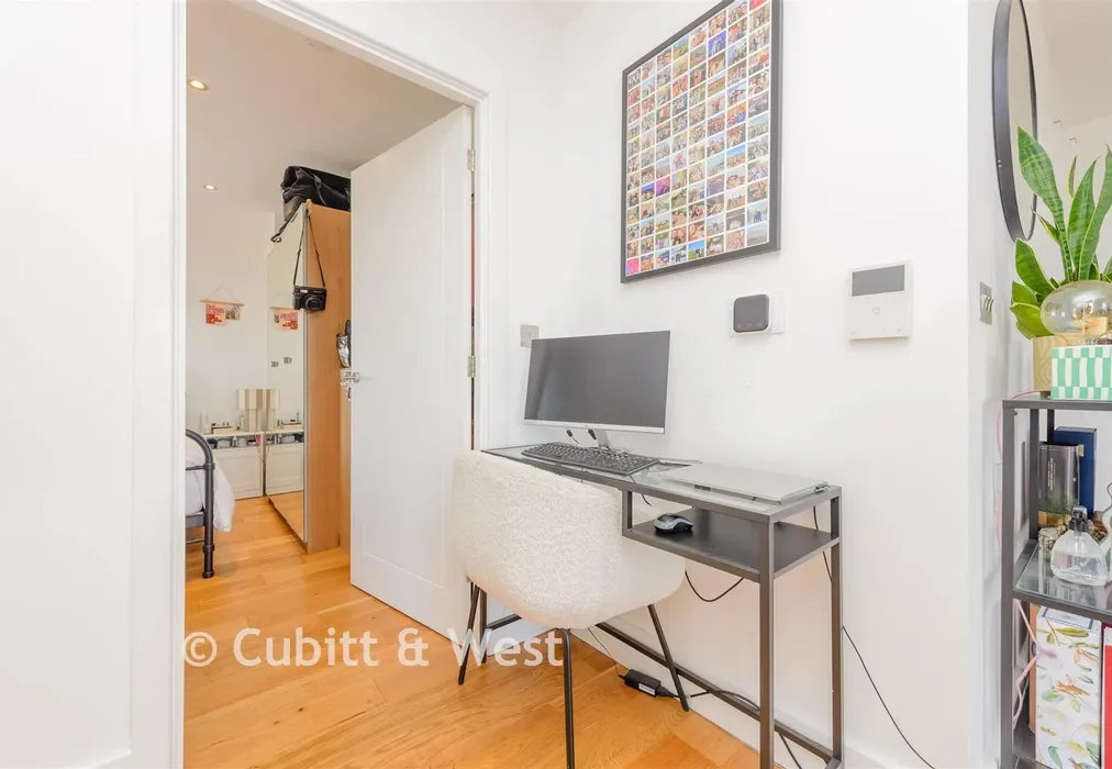 Internal Lifestyle Photograph - Sutton Court Road, Sutton, Surrey - Wards of Kent