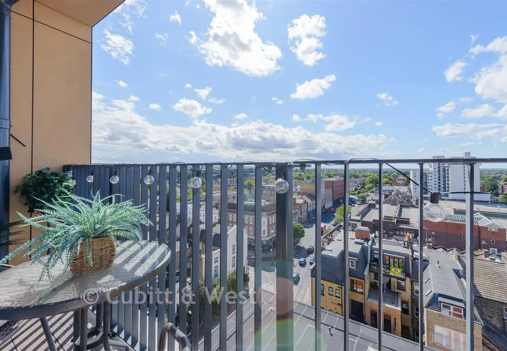 Internal Lifestyle Photograph - Sutton Court Road, Sutton, Surrey - Wards of Kent