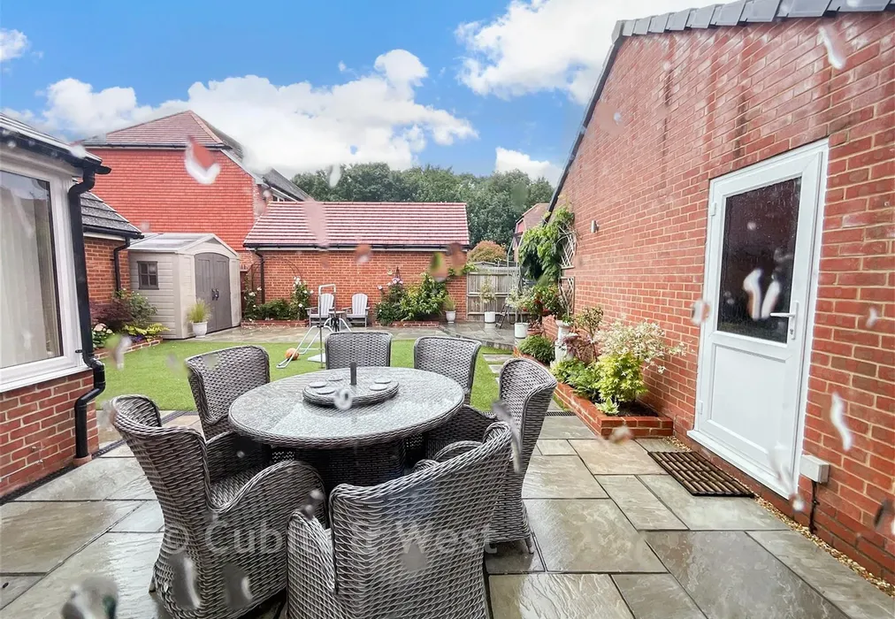 Rear Garden - Upperton Grove, Littlehampton, West Sussex - Wards of Kent