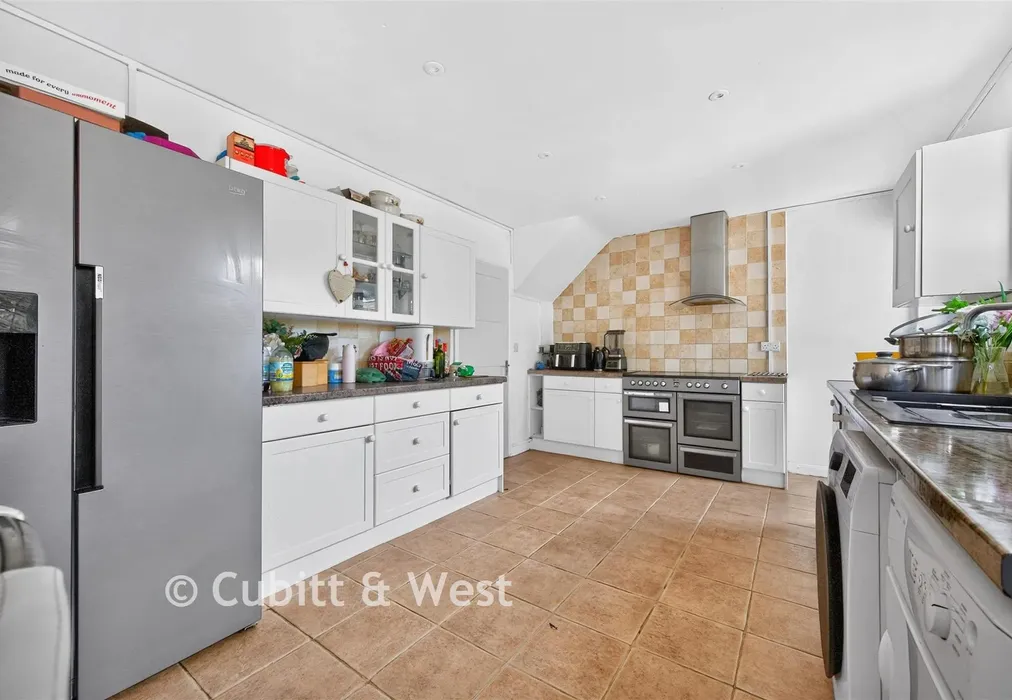 Kitchen/Diner - Barnfield Avenue, Mitcham, Surrey - Wards of Kent